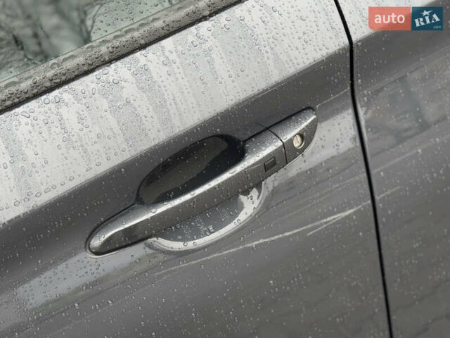 Серый Хендай Kona, объемом двигателя 0 л и пробегом 52 тыс. км за 17299 $, фото 6 на Automoto.ua