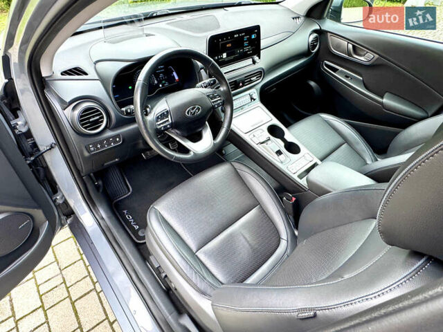Серый Хендай Kona, объемом двигателя 0 л и пробегом 82 тыс. км за 17888 $, фото 37 на Automoto.ua