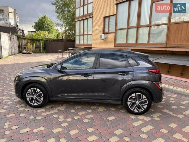 Серый Хендай Kona, объемом двигателя 0 л и пробегом 114 тыс. км за 19950 $, фото 8 на Automoto.ua