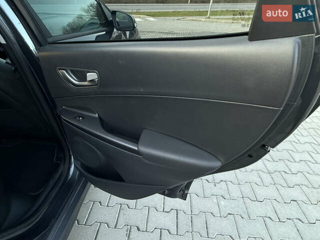 Серый Хендай Kona, объемом двигателя 0 л и пробегом 71 тыс. км за 17999 $, фото 28 на Automoto.ua