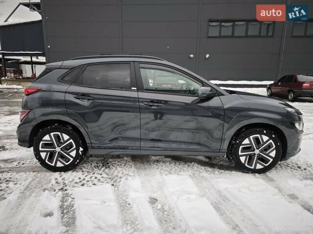 Серый Хендай Kona, объемом двигателя 0 л и пробегом 50 тыс. км за 17650 $, фото 17 на Automoto.ua