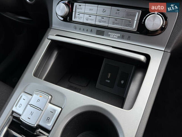 Серый Хендай Kona, объемом двигателя 0 л и пробегом 41 тыс. км за 18000 $, фото 27 на Automoto.ua