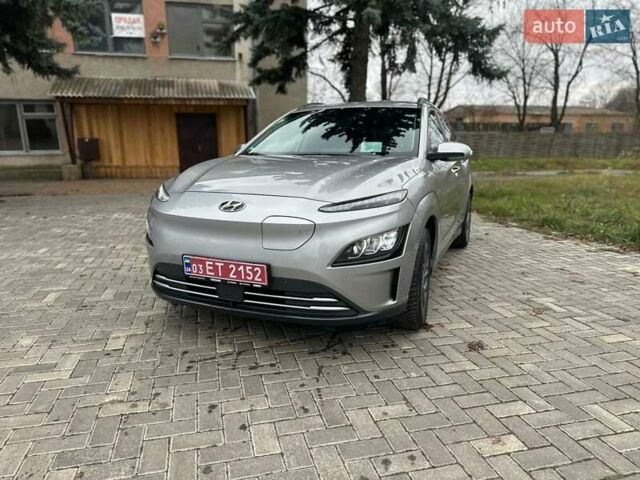 Серый Хендай Kona, объемом двигателя 0 л и пробегом 61 тыс. км за 17900 $, фото 4 на Automoto.ua