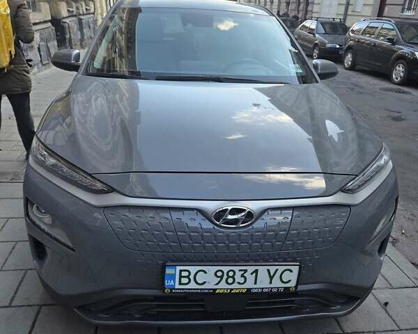 Серый Хендай Kona, объемом двигателя 0 л и пробегом 150 тыс. км за 20900 $, фото 5 на Automoto.ua