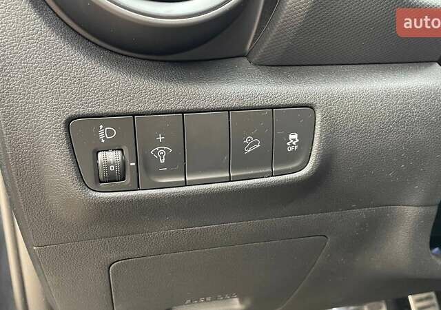 Серый Хендай Kona, объемом двигателя 1.6 л и пробегом 16 тыс. км за 20990 $, фото 11 на Automoto.ua