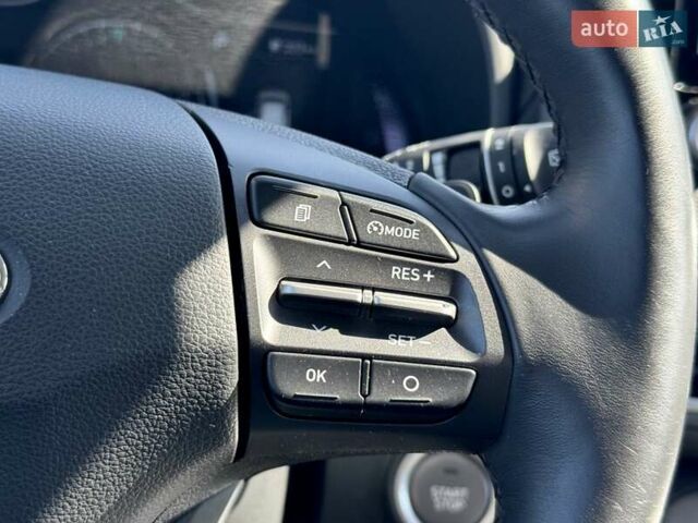 Серый Хендай Kona, объемом двигателя 0 л и пробегом 113 тыс. км за 17200 $, фото 19 на Automoto.ua