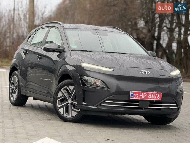 Серый Хендай Kona, объемом двигателя 0 л и пробегом 52 тыс. км за 17299 $, фото 74 на Automoto.ua