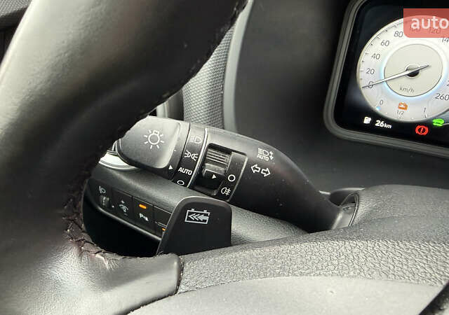 Серый Хендай Kona, объемом двигателя 0 л и пробегом 50 тыс. км за 18500 $, фото 27 на Automoto.ua