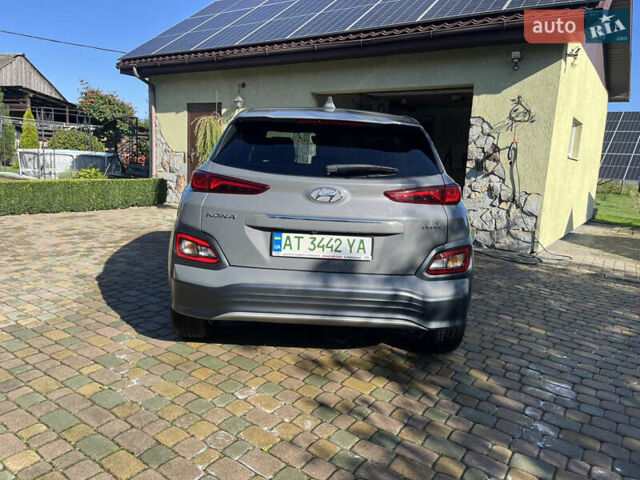 Серый Хендай Kona, объемом двигателя 0 л и пробегом 69 тыс. км за 17500 $, фото 2 на Automoto.ua