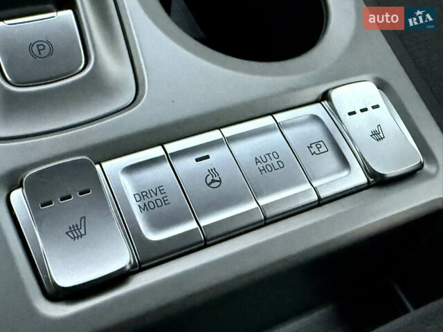 Сірий Хендай Kona, об'ємом двигуна 0 л та пробігом 19 тис. км за 18200 $, фото 24 на Automoto.ua