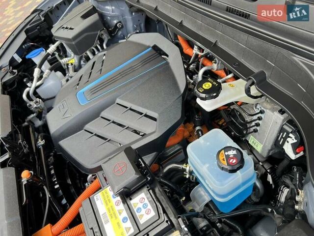 Серый Хендай Kona, объемом двигателя 0 л и пробегом 114 тыс. км за 19950 $, фото 13 на Automoto.ua