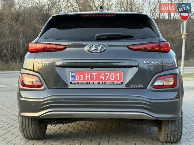 Серый Хендай Kona, объемом двигателя 0 л и пробегом 71 тыс. км за 17999 $, фото 9 на Automoto.ua