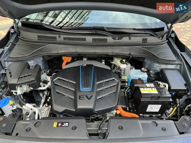 Серый Хендай Kona, объемом двигателя 0 л и пробегом 114 тыс. км за 19950 $, фото 12 на Automoto.ua