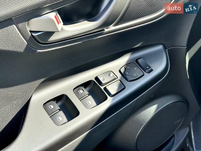 Серый Хендай Kona, объемом двигателя 0 л и пробегом 113 тыс. км за 17200 $, фото 11 на Automoto.ua