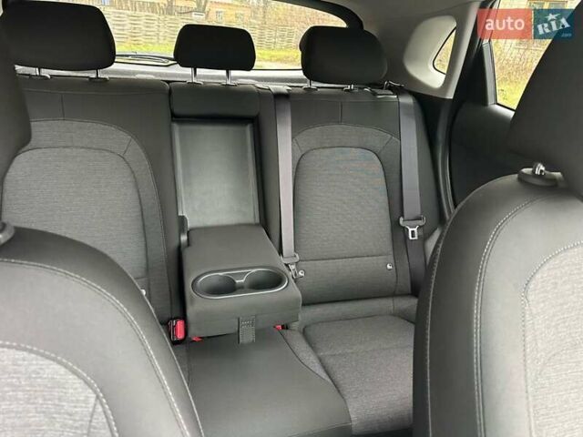 Серый Хендай Kona, объемом двигателя 0 л и пробегом 61 тыс. км за 17900 $, фото 41 на Automoto.ua