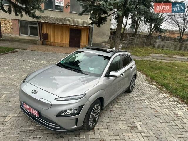 Серый Хендай Kona, объемом двигателя 0 л и пробегом 61 тыс. км за 17900 $, фото 8 на Automoto.ua
