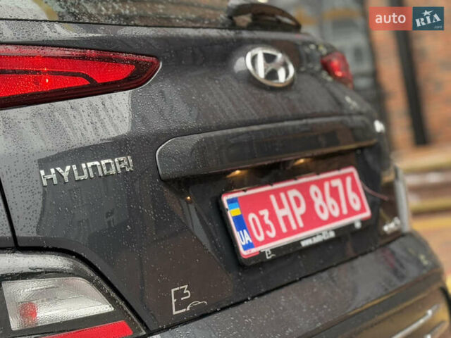 Серый Хендай Kona, объемом двигателя 0 л и пробегом 52 тыс. км за 17299 $, фото 17 на Automoto.ua