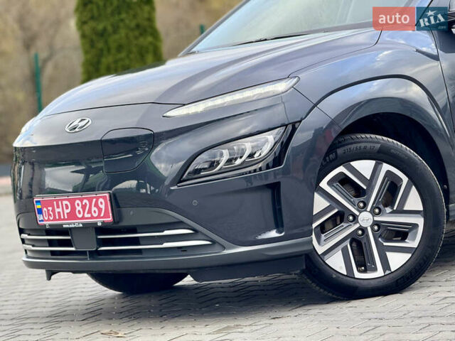 Серый Хендай Kona, объемом двигателя 0 л и пробегом 56 тыс. км за 17299 $, фото 13 на Automoto.ua