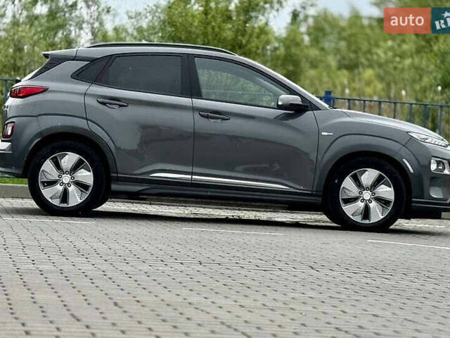 Серый Хендай Kona, объемом двигателя 0 л и пробегом 128 тыс. км за 16000 $, фото 7 на Automoto.ua