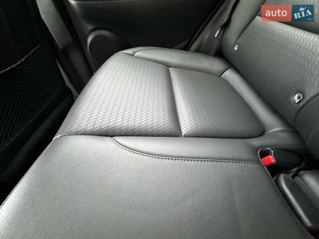 Серый Хендай Kona, объемом двигателя 0 л и пробегом 82 тыс. км за 17888 $, фото 55 на Automoto.ua