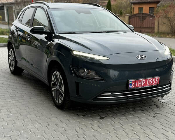 Серый Хендай Kona, объемом двигателя 0 л и пробегом 53 тыс. км за 17400 $, фото 2 на Automoto.ua