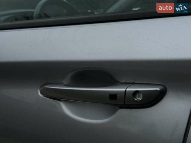 Сірий Хендай Kona, об'ємом двигуна 0 л та пробігом 57 тис. км за 17700 $, фото 41 на Automoto.ua