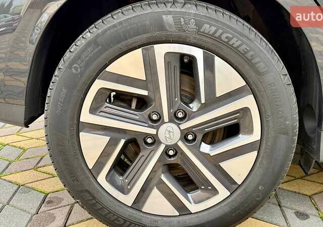 Серый Хендай Kona, объемом двигателя 0 л и пробегом 97 тыс. км за 18700 $, фото 36 на Automoto.ua