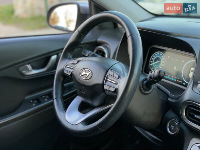 Серый Хендай Kona, объемом двигателя 0 л и пробегом 35 тыс. км за 17999 $, фото 38 на Automoto.ua