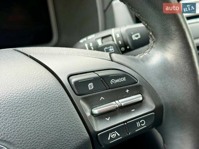 Серый Хендай Kona, объемом двигателя 0 л и пробегом 52 тыс. км за 17200 $, фото 31 на Automoto.ua