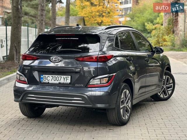 Серый Хендай Kona, объемом двигателя 0 л и пробегом 58 тыс. км за 16950 $, фото 2 на Automoto.ua