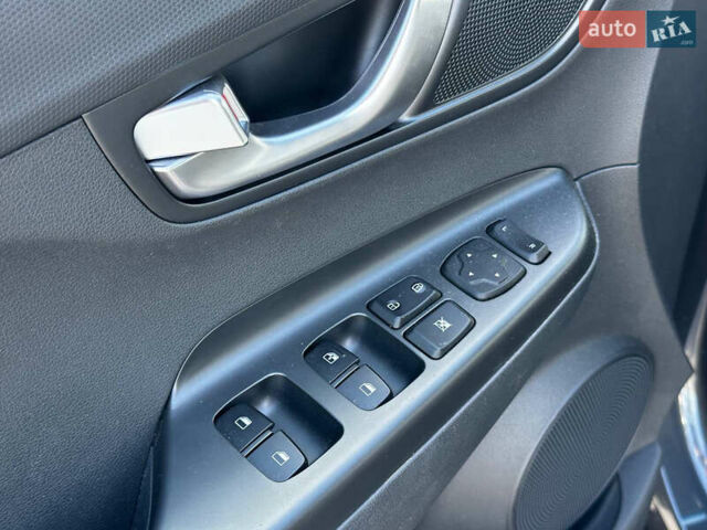 Сірий Хендай Kona, об'ємом двигуна 0 л та пробігом 38 тис. км за 17888 $, фото 21 на Automoto.ua
