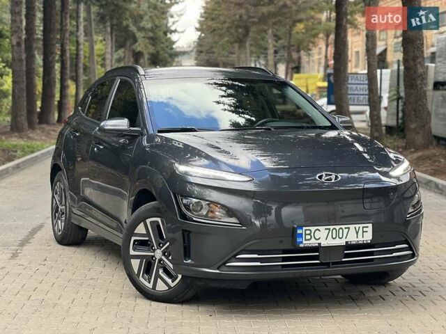 Серый Хендай Kona, объемом двигателя 0 л и пробегом 58 тыс. км за 16950 $, фото 4 на Automoto.ua