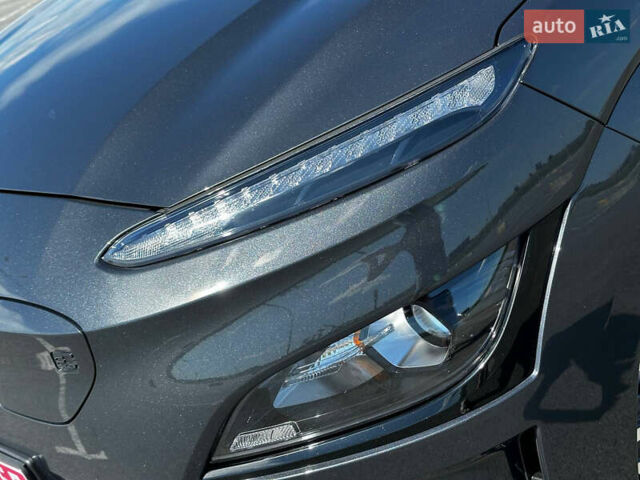 Сірий Хендай Kona, об'ємом двигуна 0 л та пробігом 38 тис. км за 17888 $, фото 4 на Automoto.ua