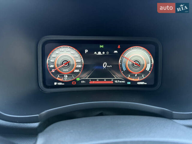 Серый Хендай Kona, объемом двигателя 0 л и пробегом 43 тыс. км за 16900 $, фото 19 на Automoto.ua