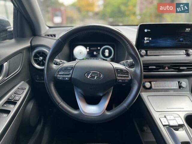 Сірий Хендай Kona, об'ємом двигуна 0 л та пробігом 93 тис. км за 16450 $, фото 14 на Automoto.ua