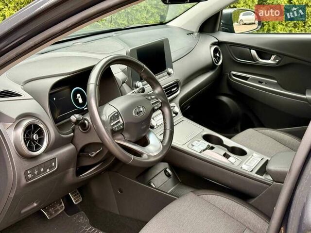 Серый Хендай Kona, объемом двигателя 0 л и пробегом 24 тыс. км за 16800 $, фото 18 на Automoto.ua
