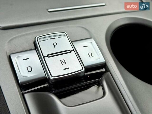 Серый Хендай Kona, объемом двигателя 0 л и пробегом 52 тыс. км за 17200 $, фото 34 на Automoto.ua