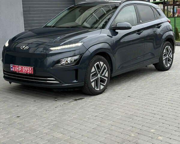 Серый Хендай Kona, объемом двигателя 0 л и пробегом 53 тыс. км за 17400 $, фото 1 на Automoto.ua
