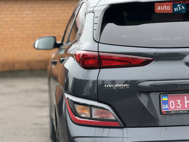 Сірий Хендай Kona, об'ємом двигуна 0 л та пробігом 59 тис. км за 16900 $, фото 12 на Automoto.ua