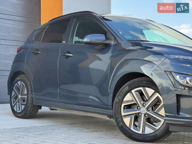Серый Хендай Kona, объемом двигателя 0 л и пробегом 60 тыс. км за 19700 $, фото 8 на Automoto.ua