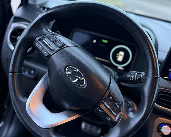 Серый Хендай Kona, объемом двигателя 0 л и пробегом 97 тыс. км за 16600 $, фото 16 на Automoto.ua