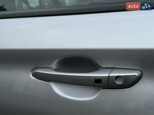 Сірий Хендай Kona, об'ємом двигуна 0 л та пробігом 57 тис. км за 17900 $, фото 12 на Automoto.ua