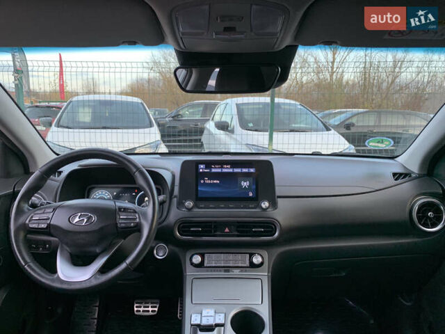 Серый Хендай Kona, объемом двигателя 0 л и пробегом 35 тыс. км за 17999 $, фото 65 на Automoto.ua