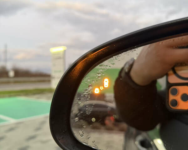 Серый Хендай Kona, объемом двигателя 0 л и пробегом 118 тыс. км за 18999 $, фото 14 на Automoto.ua