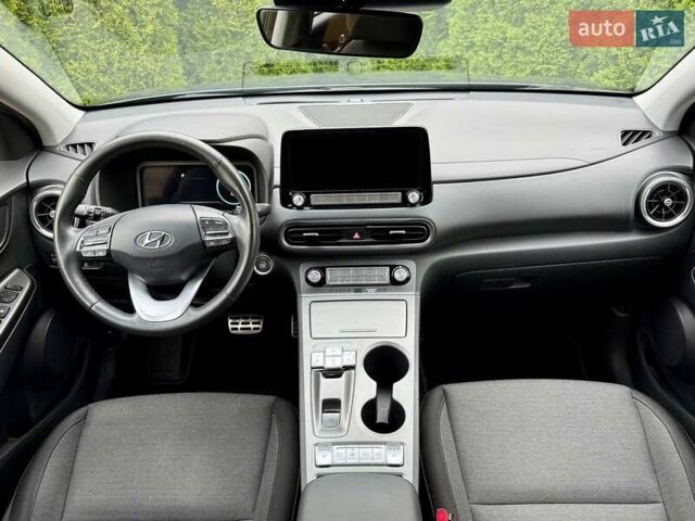 Серый Хендай Kona, объемом двигателя 0 л и пробегом 52 тыс. км за 17200 $, фото 29 на Automoto.ua