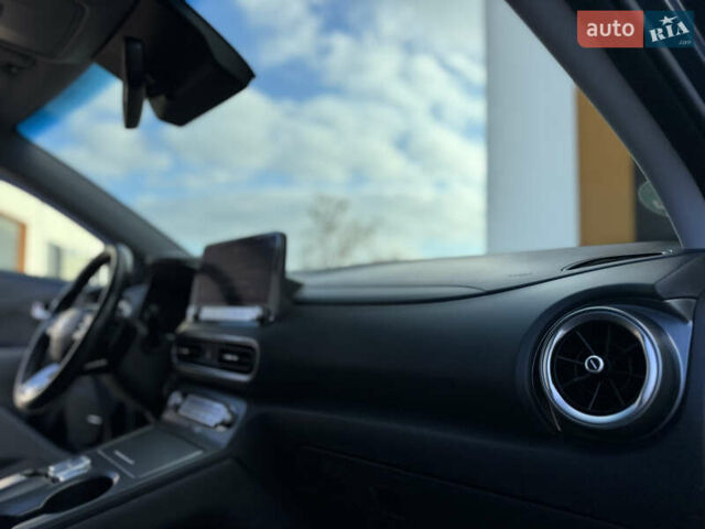 Серый Хендай Kona, объемом двигателя 0 л и пробегом 60 тыс. км за 19700 $, фото 35 на Automoto.ua