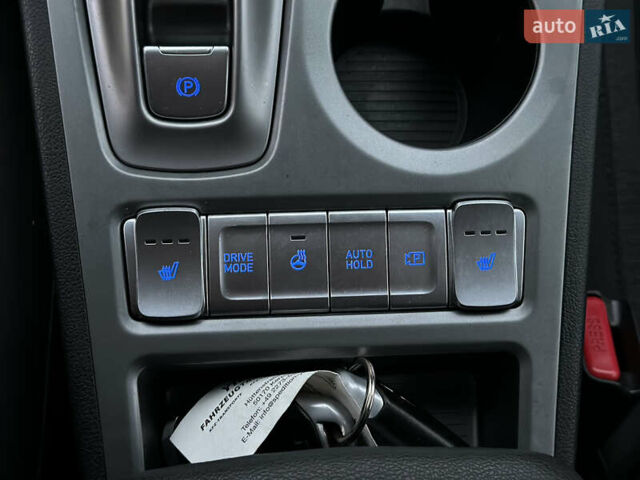 Сірий Хендай Kona, об'ємом двигуна 0 л та пробігом 57 тис. км за 17900 $, фото 22 на Automoto.ua