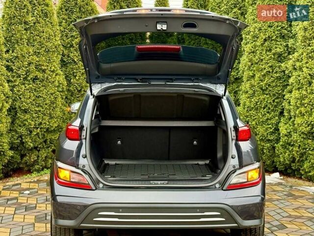 Серый Хендай Kona, объемом двигателя 0 л и пробегом 24 тыс. км за 16800 $, фото 10 на Automoto.ua