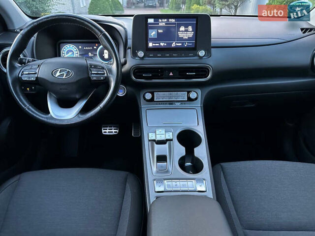Сірий Хендай Kona, об'ємом двигуна 0 л та пробігом 66 тис. км за 16000 $, фото 11 на Automoto.ua