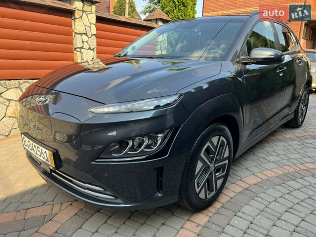 Серый Хендай Kona, объемом двигателя 0 л и пробегом 42 тыс. км за 23500 $, фото 9 на Automoto.ua